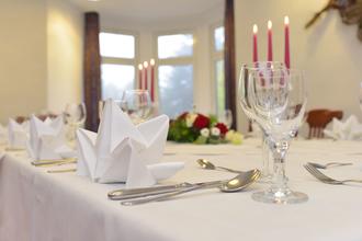 festlich gedeckter Tisch